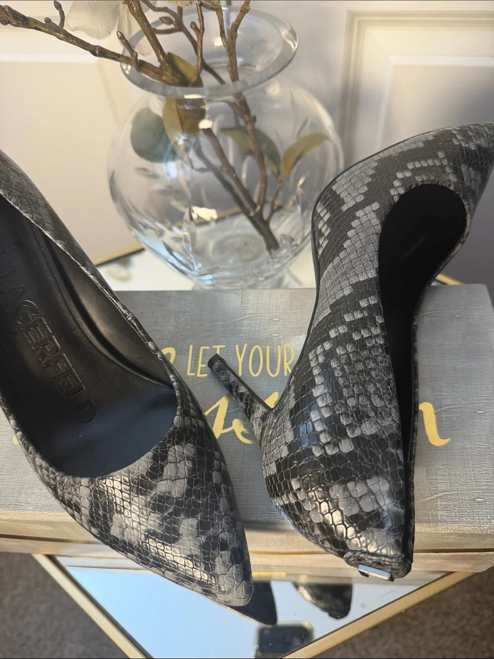 Karl Lagerfeld Black & Gray Snake-Print Pointed Toe Pumps 8M